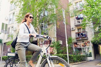 "Maak meer ruimte voor e-bikes in Amsterdam"