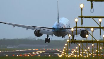 Zorgen bij kabinet over Schiphol, aantal vluchten wellicht omlaag